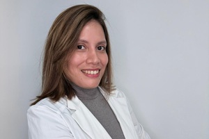 Médicos de trasplante capilar - Dr. Samantha Redolfo