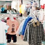 Tiendas de ropa infantil - Exhibición de ropa para niños y ropa bebés en una de las mejores tiendas de ropa infantil en Barcelona
