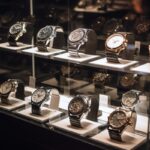 Tiendas de relojes - Exhibición de relojes hombres y reloj mujer en una de las mejores tiendas de relojes de Barcelona