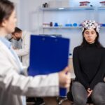 Unidades de psiquiatría - Psiquiatra evaluando a una paciente en el mejor hospital psiquiátrico de Barcelona